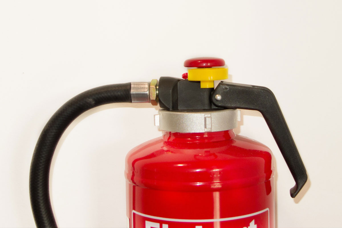 huebener versicherung schaumhaltige feuerloeschmittel